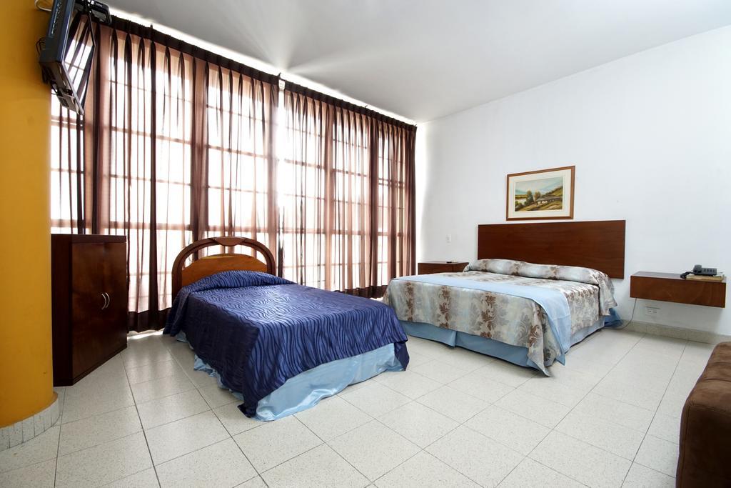 Hotel Royal Plaza Кали Экстерьер фото