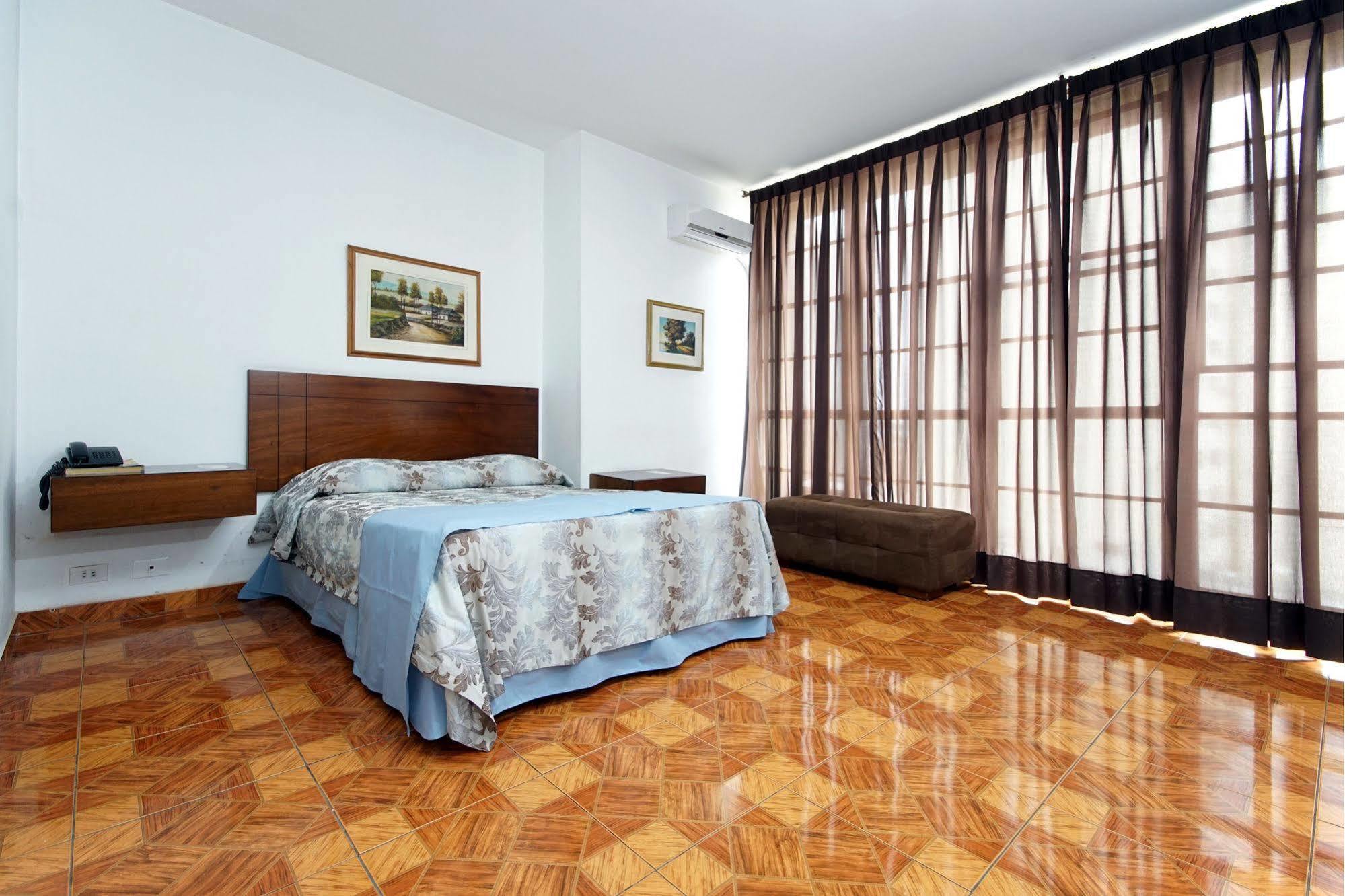 Hotel Royal Plaza Кали Экстерьер фото